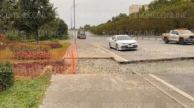 Перекрытый из-за ремонта ливневой канализации участок проспекта Универсиады в Казани откроют ночью Перекрытый из-за ремонта ливневой канализации участок проспекта Универсиады в Казани откроют ночью
