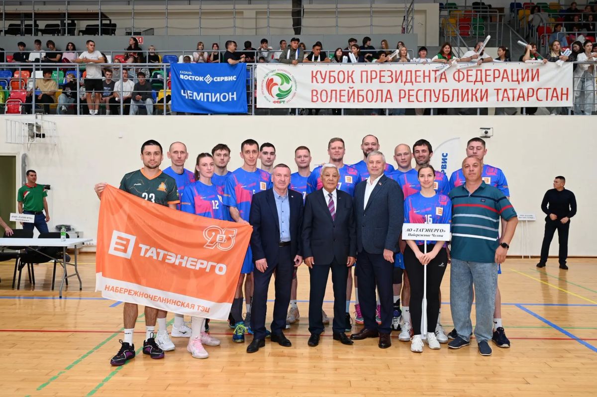 Фарид Мухаметшин открыл игры финального тура Кубка Президента Федерации волейбола Татарстана Фарид Мухаметшин открыл игры финального тура Кубка Президента Федерации волейбола Татарстана