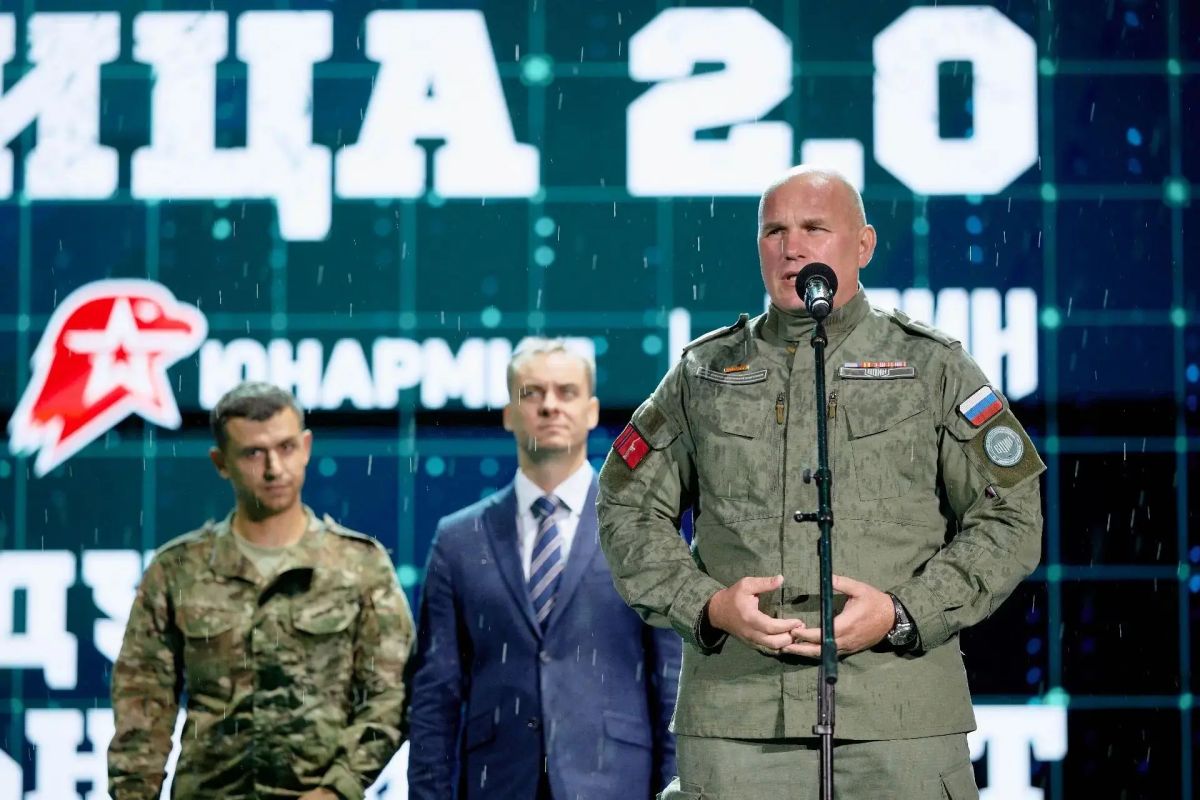 В финале старшей возрастной категории третьего сезона Всероссийской военно-патриотической игры «Зарница 2.0» команды Центра «ВОИН» заняли первые места сразу в общем и специальном зачётах — это произошло впервые в истории... В финале старшей возрастной категории третьего сезона Всероссийской военно-патриотической игры «Зарница 2.0» команды Центра «ВОИН» заняли первые места сразу в общем и специальном зачётах — это произошло впервые в истории...
