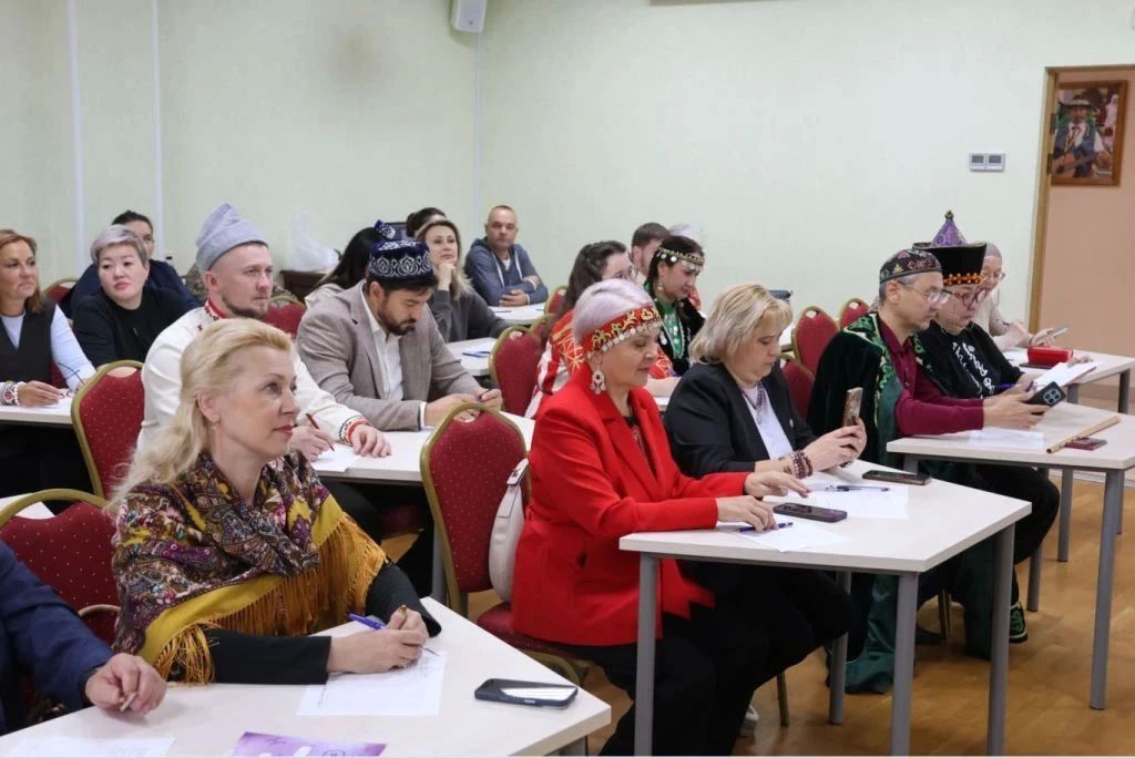 В Казани написали Всероссийский диктант в рамках просветительской акции «Россия – дом народов» В Казани написали Всероссийский диктант в рамках просветительской акции «Россия – дом народов»