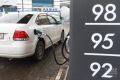 Эксперт объяснил, приведет ли рост цен на нефть к подорожанию бензина