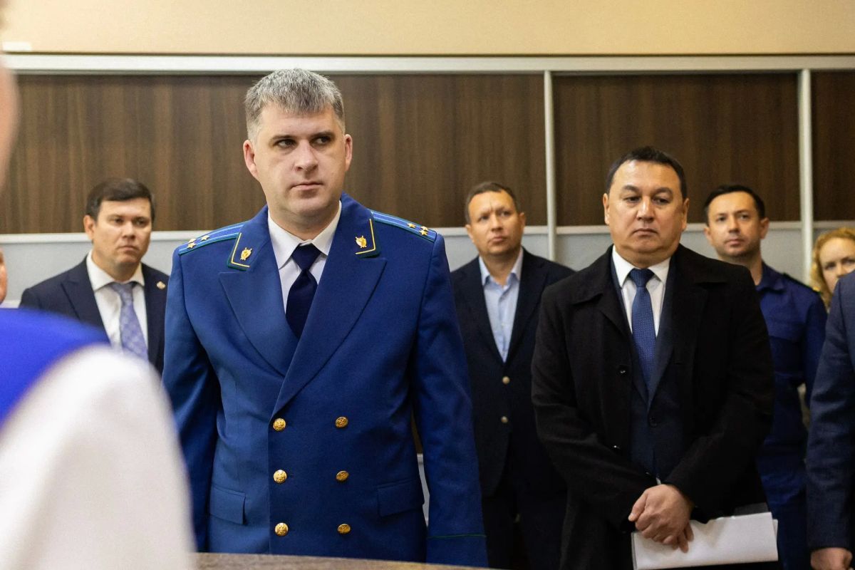 Сегодня под председательством первого заместителя прокурора Республики Татарстан Александра Чеховского состоялась выездная межведомственная рабочая группа по вопросам обеспечения трудовых прав граждан Сегодня под председательством первого заместителя прокурора Республики Татарстан Александра Чеховского состоялась выездная межведомственная рабочая группа по вопросам обеспечения трудовых прав граждан