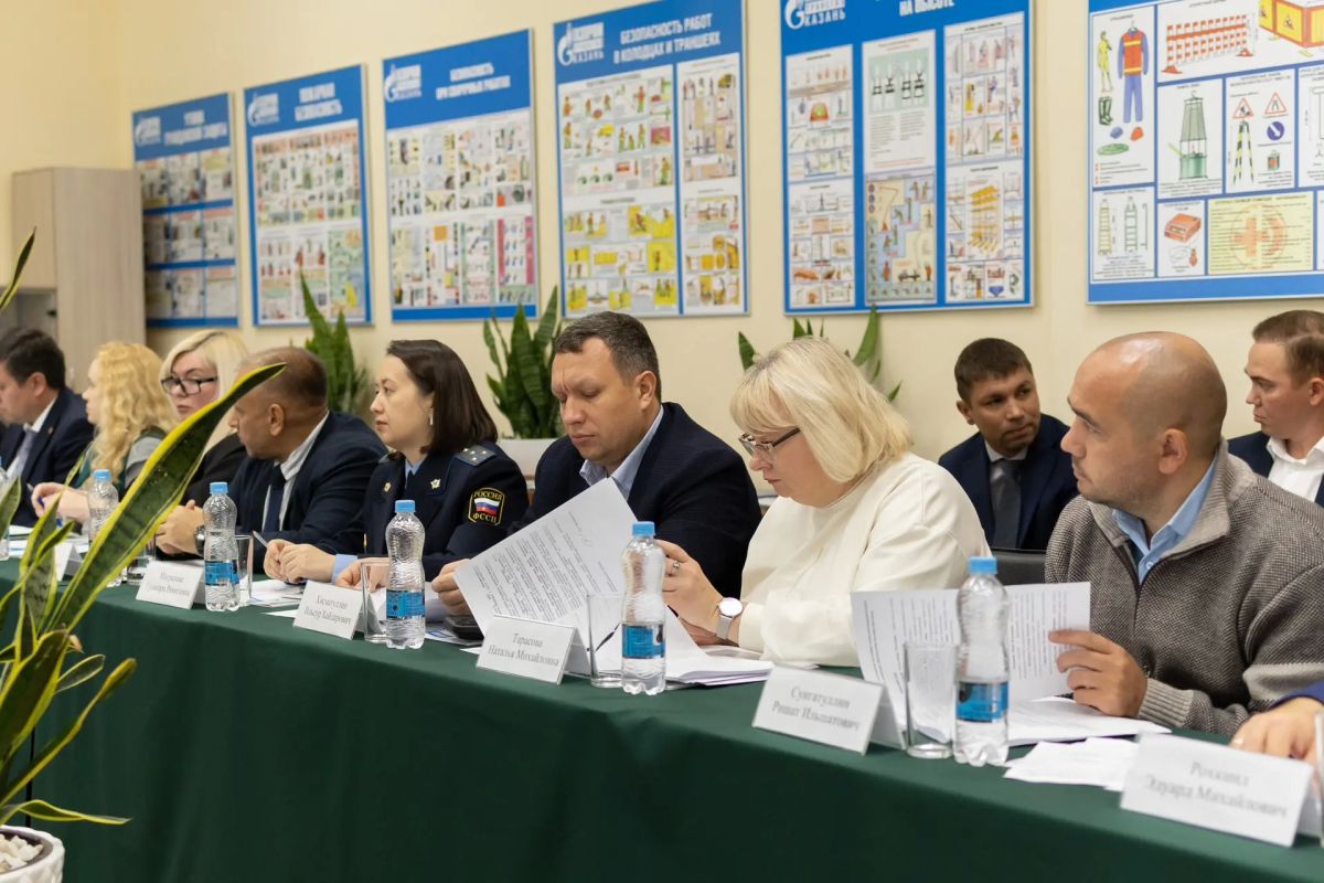 Сегодня под председательством первого заместителя прокурора Республики Татарстан Александра Чеховского состоялась выездная межведомственная рабочая группа по вопросам обеспечения трудовых прав граждан Сегодня под председательством первого заместителя прокурора Республики Татарстан Александра Чеховского состоялась выездная межведомственная рабочая группа по вопросам обеспечения трудовых прав граждан