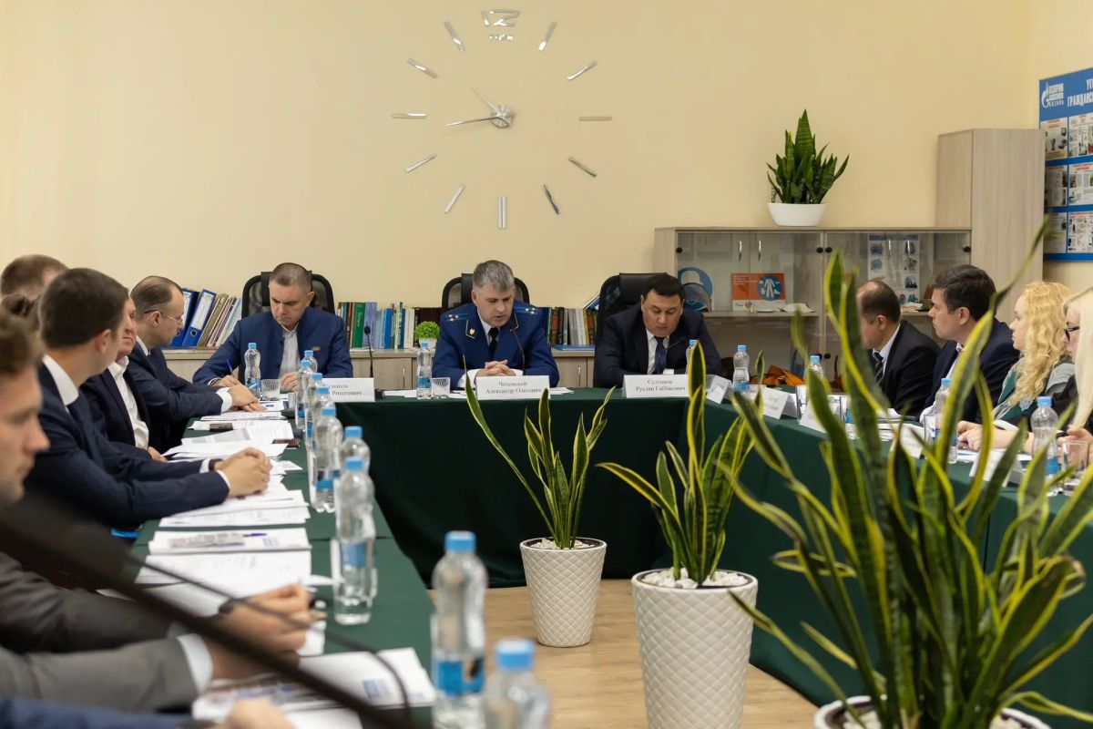 Сегодня под председательством первого заместителя прокурора Республики Татарстан Александра Чеховского состоялась выездная межведомственная рабочая группа по вопросам обеспечения трудовых прав граждан Сегодня под председательством первого заместителя прокурора Республики Татарстан Александра Чеховского состоялась выездная межведомственная рабочая группа по вопросам обеспечения трудовых прав граждан