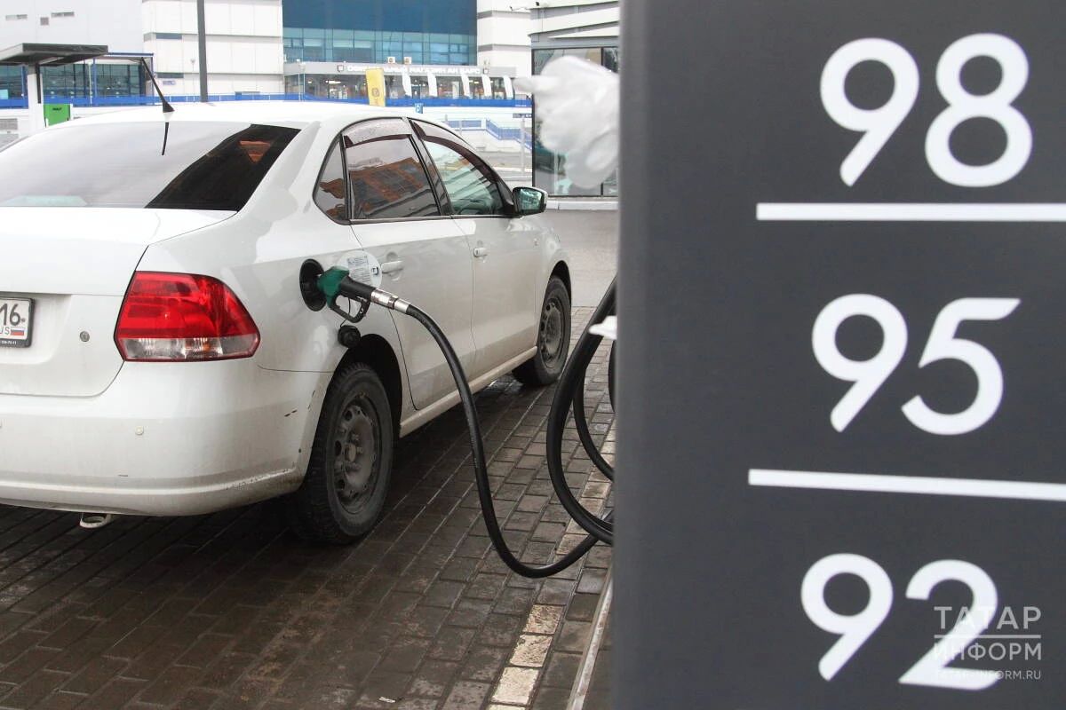 Эксперт объяснил, приведет ли рост цен на нефть к подорожанию бензина