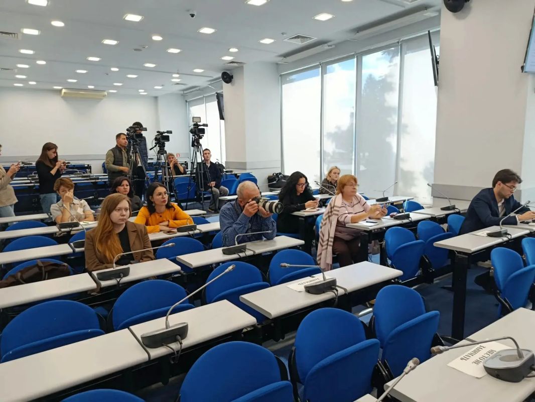 В ИА «Татар-информ» проходит пресс-конференция "Соцпакет или деньги? Об отказе льготных категорий населения от набора социальных услуг, в том числе получения лекарственных препаратов" В ИА «Татар-информ» проходит пресс-конференция "Соцпакет или деньги? Об отказе льготных категорий населения от набора социальных услуг, в том числе получения лекарственных препаратов"