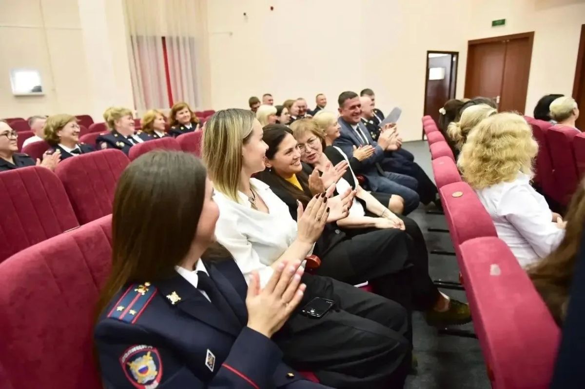 11 сентября - День образования подразделений по вопросам миграции в системе Министерства внутренних дел Российской Федерации 11 сентября - День образования подразделений по вопросам миграции в системе Министерства внутренних дел Российской Федерации