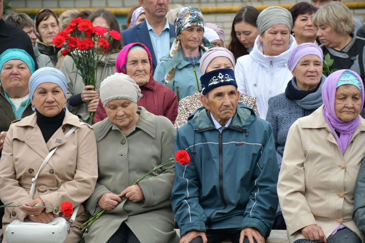 Сквер памяти открылся в селе Русское Азелеево Зеленодольского района РТ Сквер памяти открылся в селе Русское Азелеево Зеленодольского района РТ