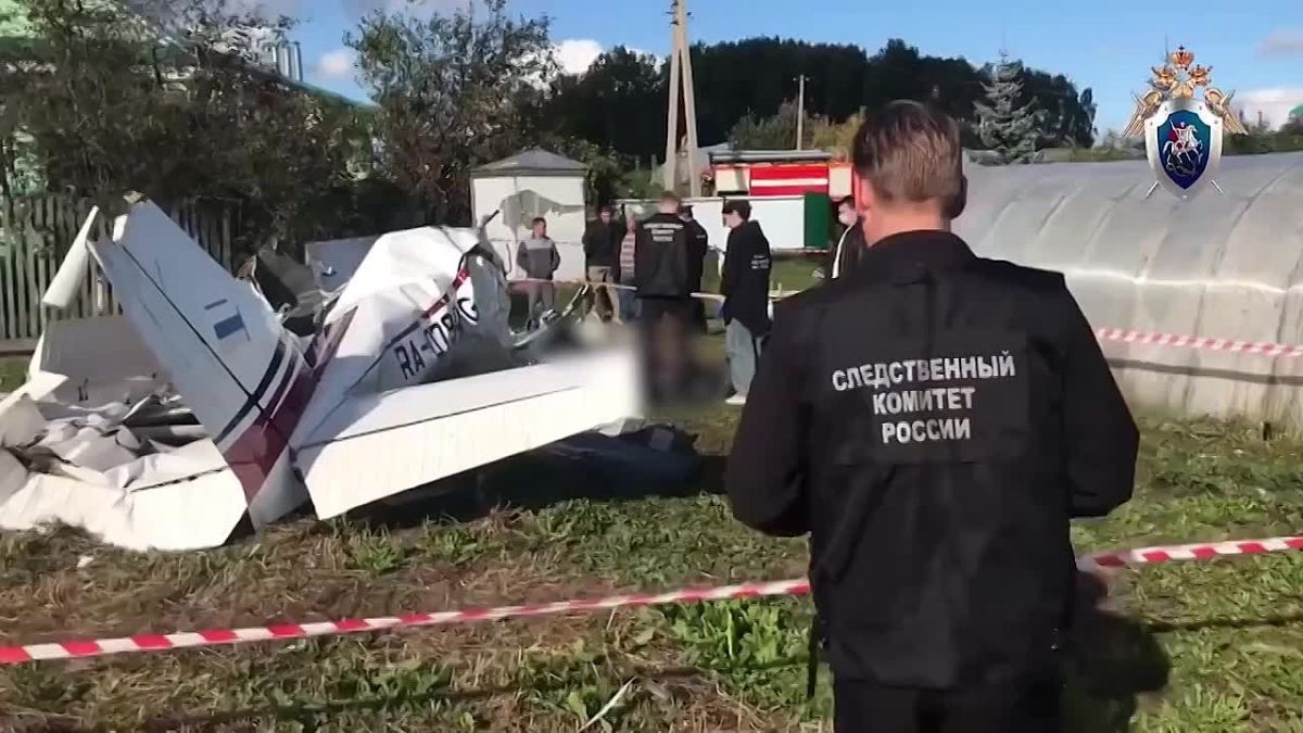 Легкомоторный самолёт, разбившийся в Татарстане, предположительно, задел верхушку телебашни, сообщил источник РЕН ТВ