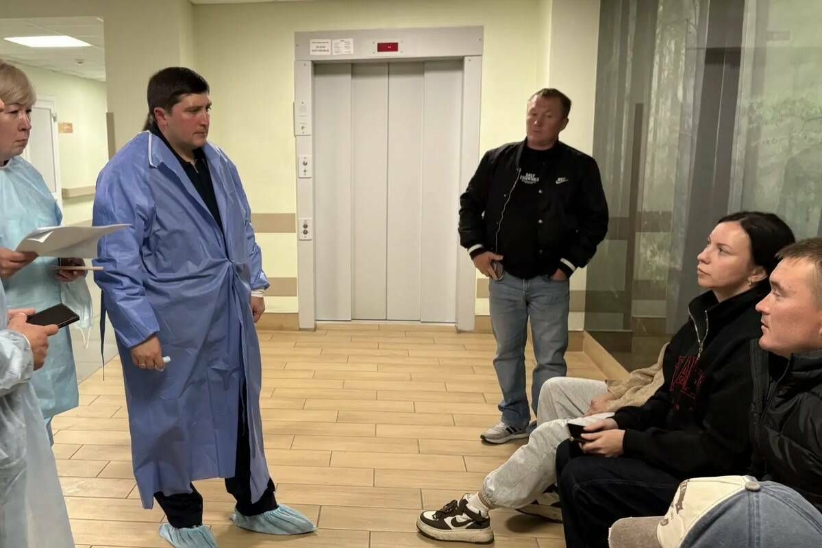 Мэр Нижнекамска навестил в больнице пострадавших при атаке БПЛА