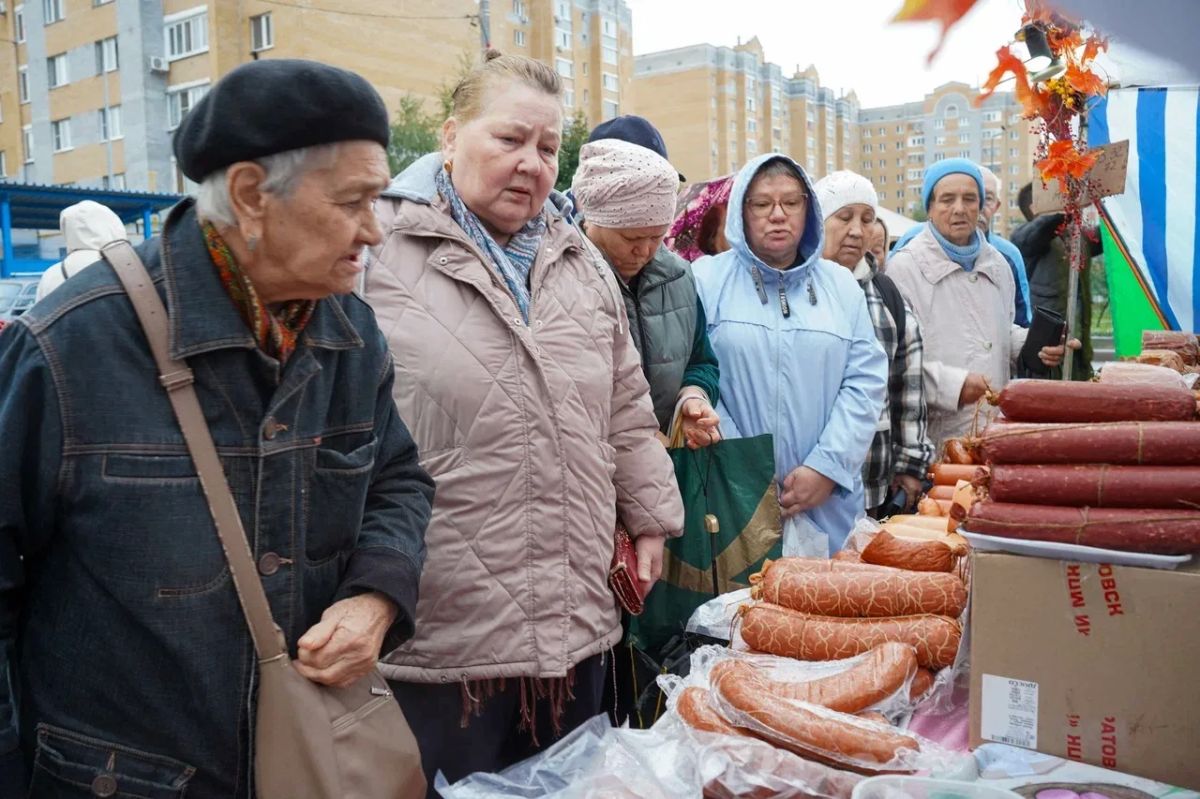 Первая ярмарочная неделя: продукции реализовано на 106,5 млн рублей Первая ярмарочная неделя: продукции реализовано на 106,5 млн рублей