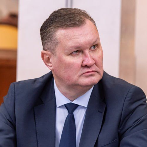 Депутаты горсовета Нижнекамска сегодня рассмотрят вопрос о досрочной отставке руководителя исполкома Рената Шакирова