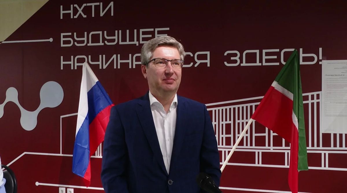 В здании НХТИ расположились сразу два избирательных участка В здании НХТИ расположились сразу два избирательных участка