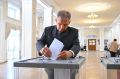 Раис республики Рустам Минниханов также отдал свой голос