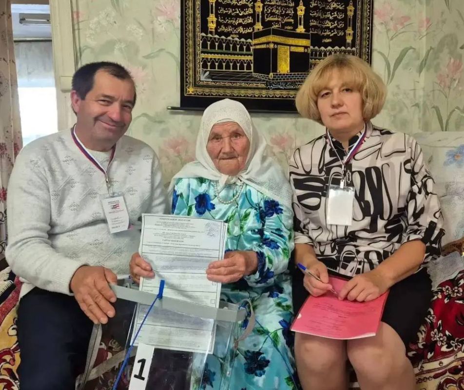 В селах Нижнекамского района продолжается голосование на дому В селах Нижнекамского района продолжается голосование на дому