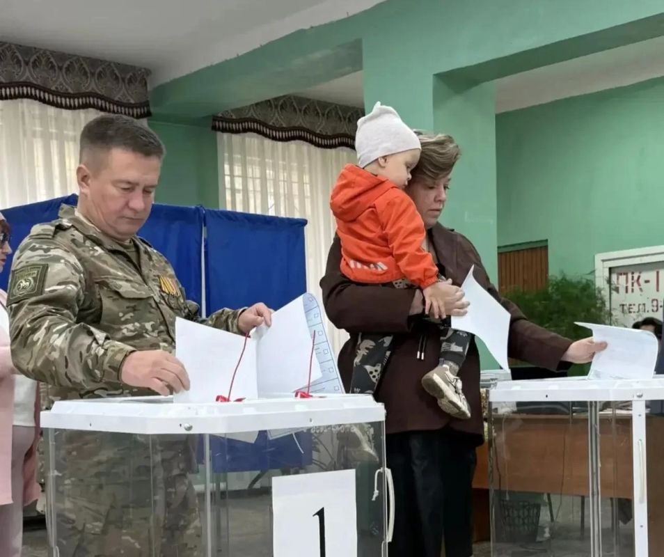Татарстанцы активно голосуют за будущее нашей страны и республики Татарстанцы активно голосуют за будущее нашей страны и республики