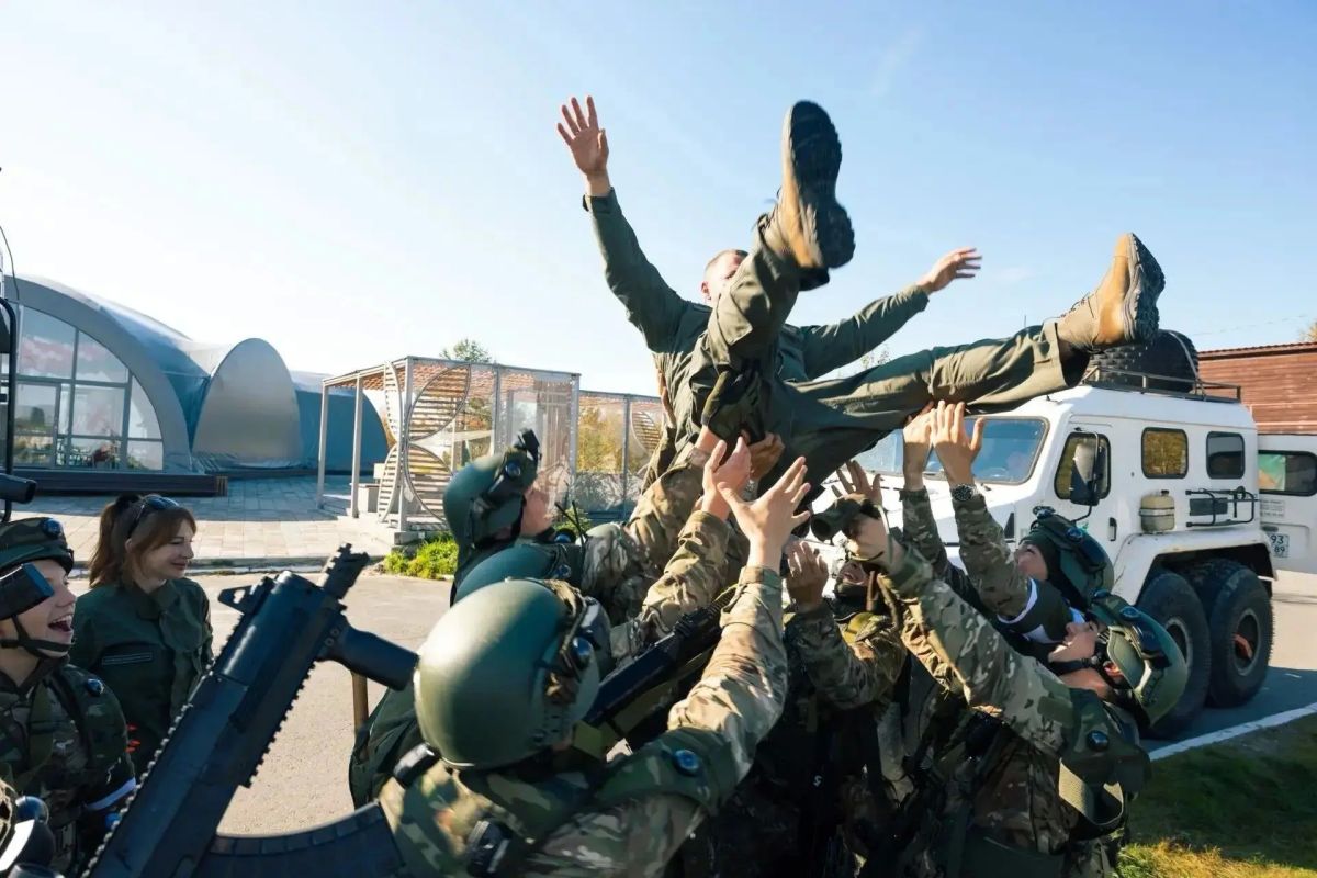 Виктор Водолацкий: Дорогие друзья! В финале третьего сезона Всероссийской военно-патриотической игры «Зарница 2.0» команды Центра «ВОИН» впервые в истории завоевали сразу три первых места — два в старшей возрастной категории... Виктор Водолацкий: Дорогие друзья! В финале третьего сезона Всероссийской военно-патриотической игры «Зарница 2.0» команды Центра «ВОИН» впервые в истории завоевали сразу три первых места — два в старшей возрастной категории...