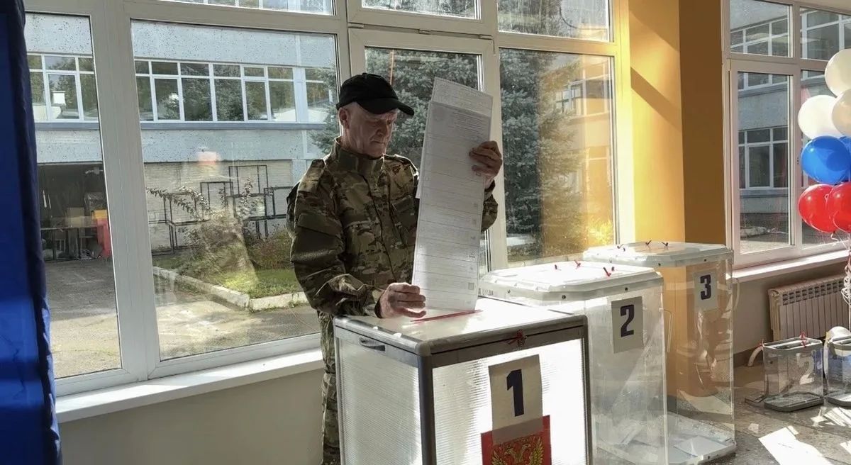 На выборах депутатов Госдумы 19 сентября проголосовал действующий участник СВО Евгений Рязанов На выборах депутатов Госдумы 19 сентября проголосовал действующий участник СВО Евгений Рязанов