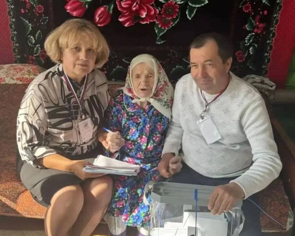 В селах Нижнекамского района продолжается голосование на дому В селах Нижнекамского района продолжается голосование на дому
