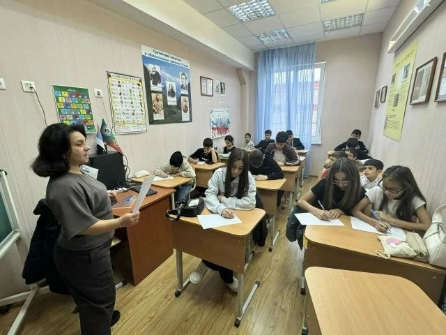 Педагоги, воспитанники Многонациональной воскресной школы г.Казани и их родители присоединились к просветительской акции "Всероссийский диктант "Россия - дом народов" Педагоги, воспитанники Многонациональной воскресной школы г.Казани и их родители присоединились к просветительской акции "Всероссийский диктант "Россия - дом народов"