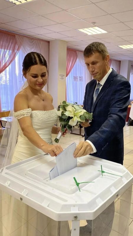 Татарстанцы активно голосуют за будущее нашей страны и республики Татарстанцы активно голосуют за будущее нашей страны и республики