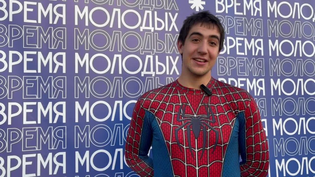 «Время молодых» в Казани. Тысячи зрителей, мастер-классы, знакомство с профессиями, дрифт, выступления Марата Яруллина и The Hatters и напутствие Раиса Татарстана – так накануне прошел фестиваль «Время молодых» в Казани. ...