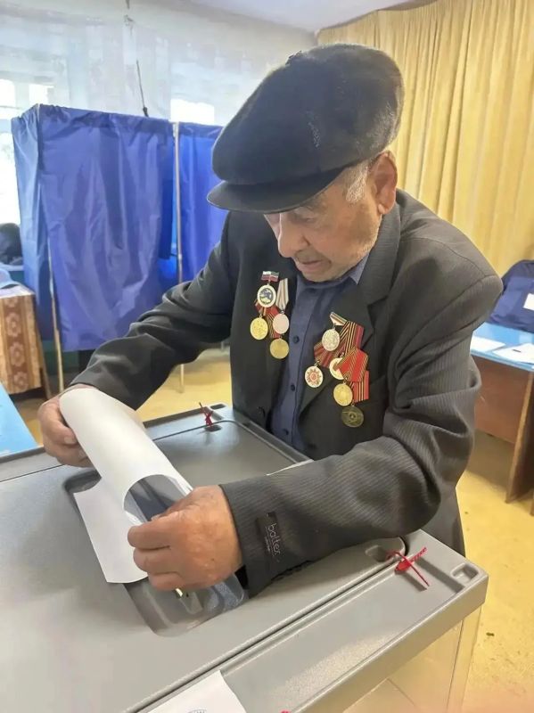 Татарстанцы активно голосуют за будущее нашей страны и республики Татарстанцы активно голосуют за будущее нашей страны и республики