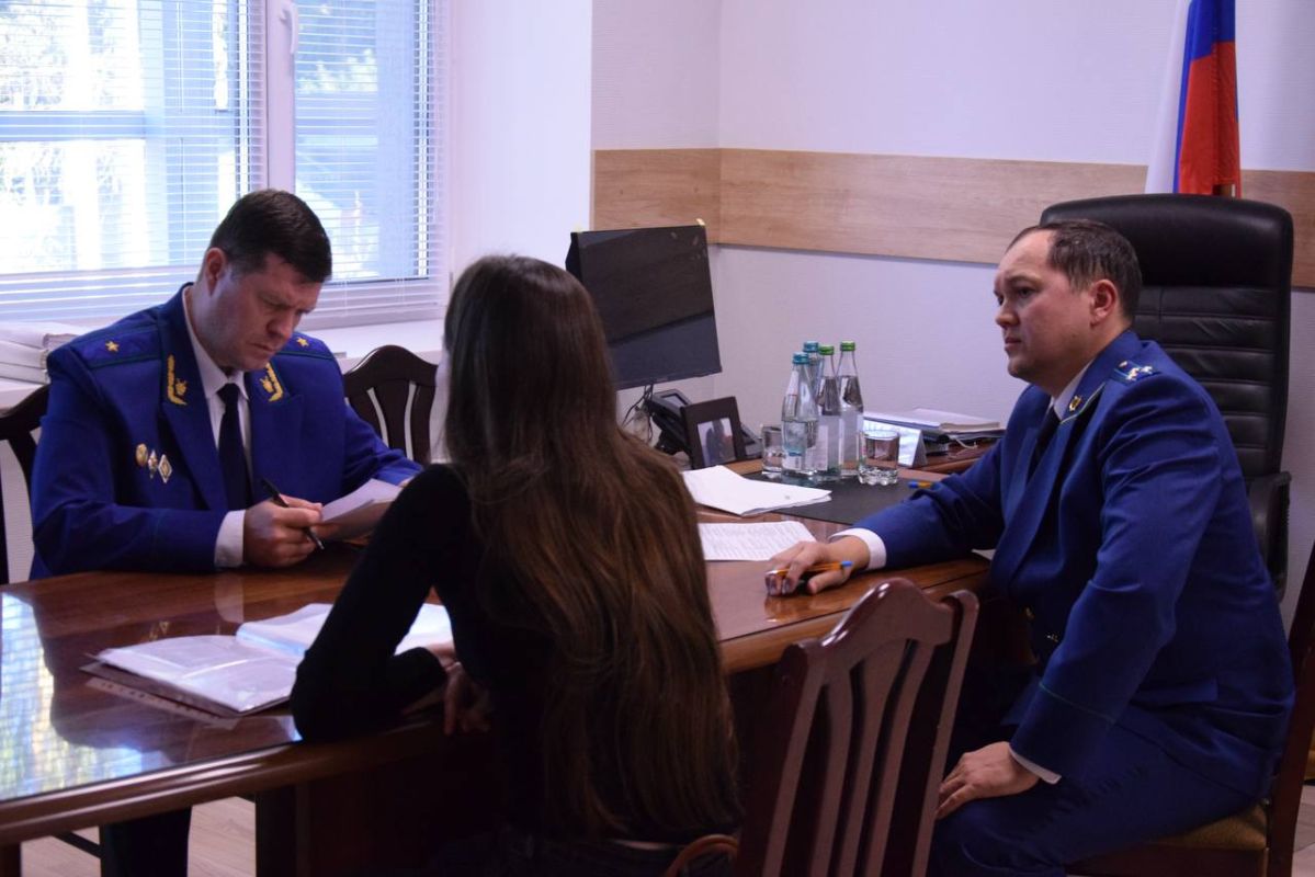 Прокурор Татарстана Альберт Суяргулов провел выездной прием граждан в Чистополе Прокурор Татарстана Альберт Суяргулов провел выездной прием граждан в Чистополе