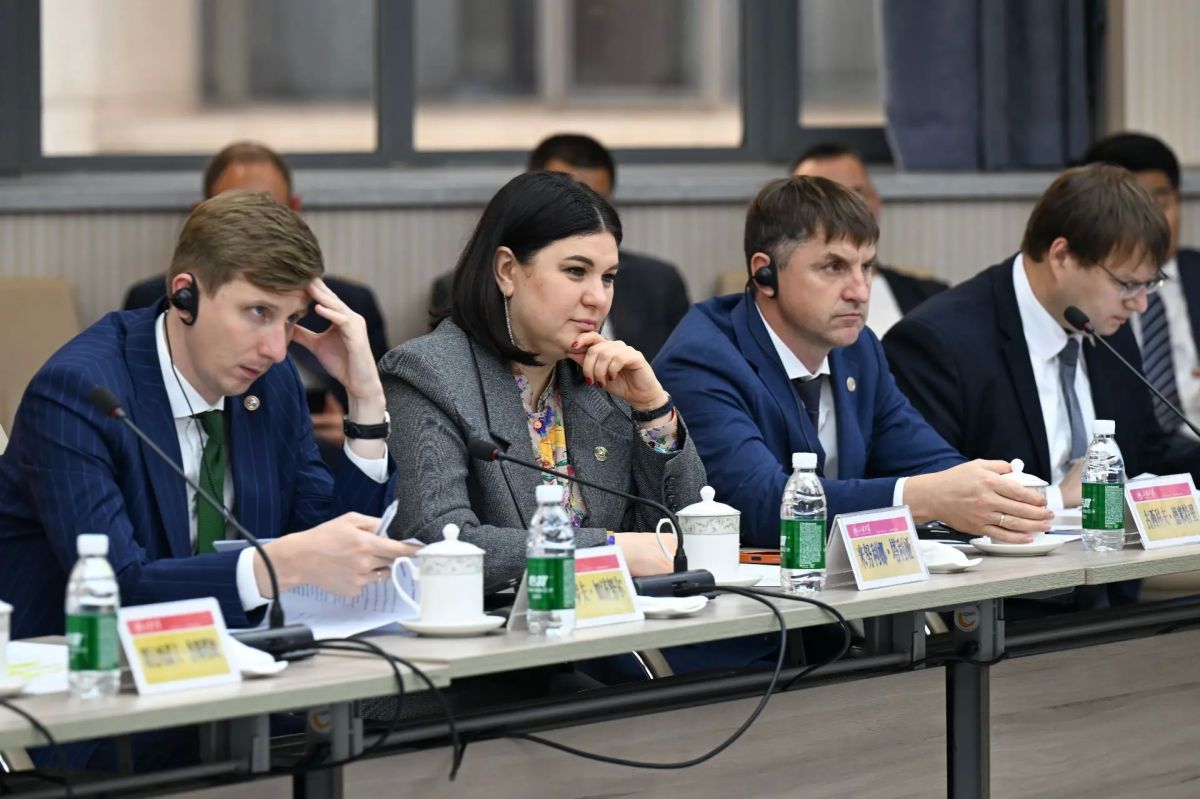 Рустам Минниханова: «Ваша компания стала не просто инвестором, а частью промышленной семьи Татарстана» Рустам Минниханова: «Ваша компания стала не просто инвестором, а частью промышленной семьи Татарстана»