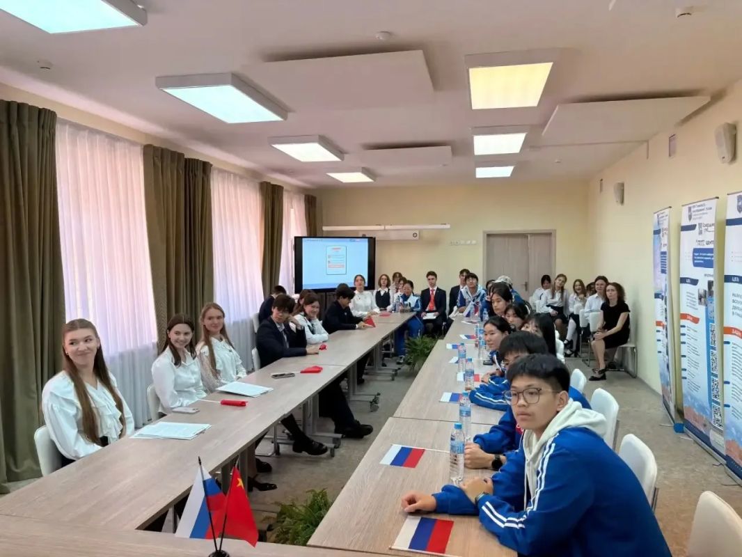 Татарстан принимает делегацию педагогов и школьников из китайского Чэнду Татарстан принимает делегацию педагогов и школьников из китайского Чэнду