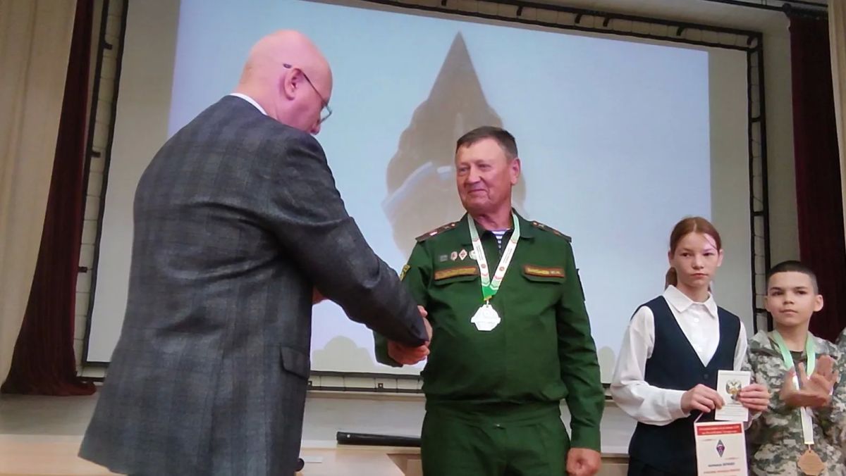 Житель Нижнекамска Ильяс Бикбаев сегодня официально признан Почетным радистом