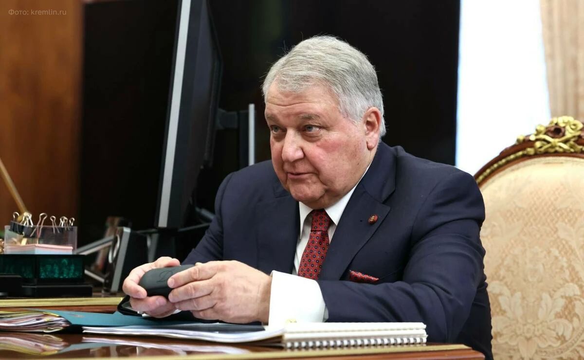Рустам Минниханов наградил Президента Курчатовского института Михаила Ковальчука орденом «Дуслык»