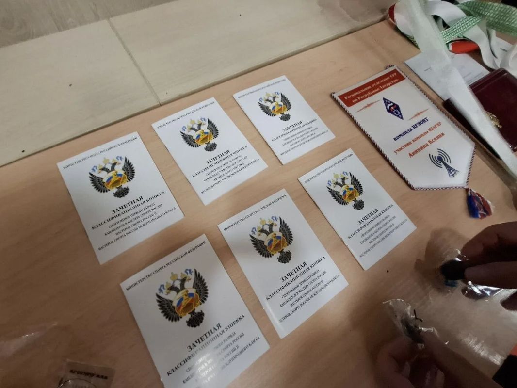 Житель Нижнекамска Ильяс Бикбаев сегодня официально признан Почетным радистом Житель Нижнекамска Ильяс Бикбаев сегодня официально признан Почетным радистом
