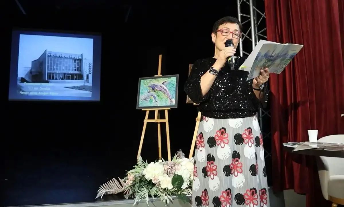«Нижнекамск — город с будущим» — пятый сборник поэтессы и писательницы Альфии Юдиной вышел в свет к юбилею города