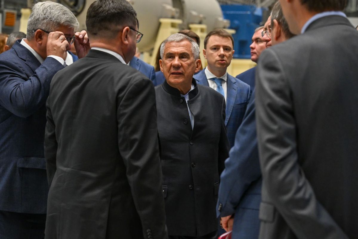 Рустам Минниханов дал старт отгрузке первых отечественных компрессоров для СПГ Рустам Минниханов дал старт отгрузке первых отечественных компрессоров для СПГ