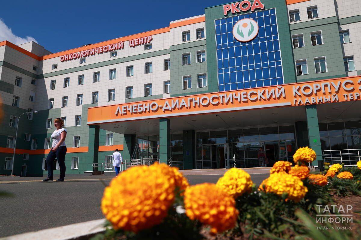 Онкологи Татарстана заменили женщине коленный сустав эндопротезом
