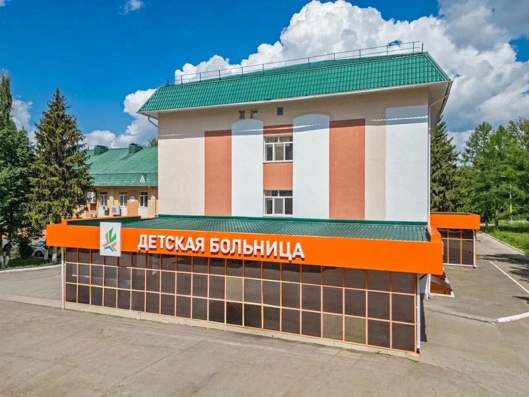 Хирурги детской больницы Альметьевска спасли 9-летнюю девочку с крупной кистой брюшной полости