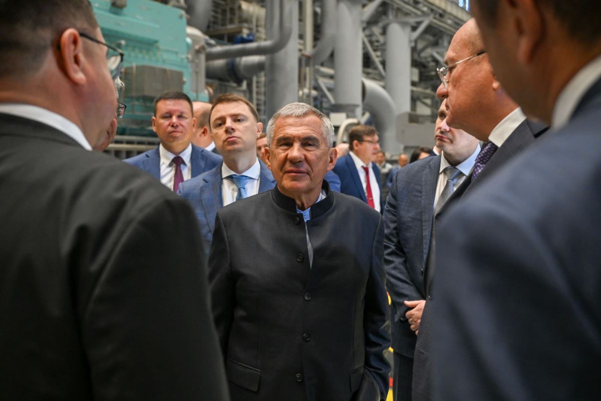Рустам Минниханов дал старт отгрузке первых отечественных компрессоров для СПГ Рустам Минниханов дал старт отгрузке первых отечественных компрессоров для СПГ