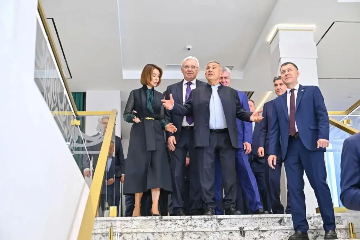 Раис Татарстана Рустам Минниханов в рамках рабочей поездки в Набережные Челны посетил Концертный зал им. Сары Садыковой после капремонта Раис Татарстана Рустам Минниханов в рамках рабочей поездки в Набережные Челны посетил Концертный зал им. Сары Садыковой после капремонта