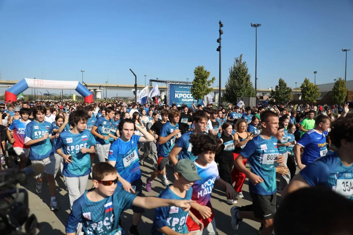 Более 17 000 казанцев вышли на старт Кросса Наций