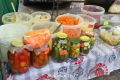 Что может скрываться в банке с огурцами