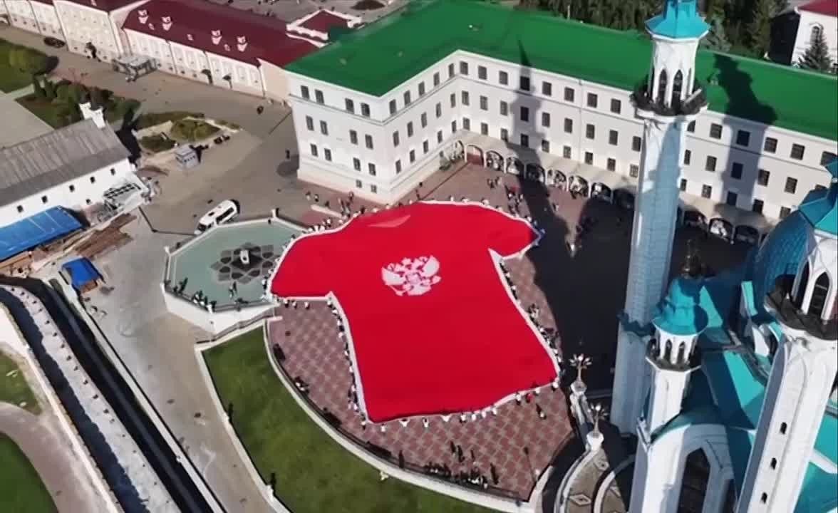 Большой футбольный момент в Казани!