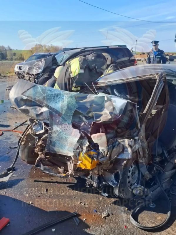 30 сентября в Бугульминском районе 35-летний водитель автомобиля ВАЗ, по предварительным данным, на перекрестке неравнозначных дорог не уступил дорогу и совершил столкновение с автомобилем Mitsubishi 30 сентября в Бугульминском районе 35-летний водитель автомобиля ВАЗ, по предварительным данным, на перекрестке неравнозначных дорог не уступил дорогу и совершил столкновение с автомобилем Mitsubishi
