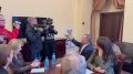 Рассказываем журналистам о нашем проекте по возрождению сокола-балобана
