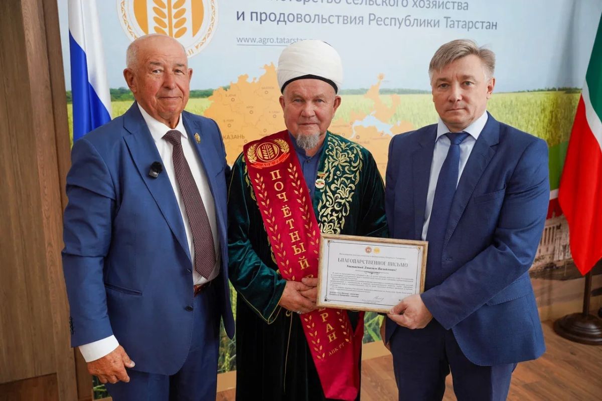 В Минсельхозпроде Татарстана поздравили ветеранов АПК В Минсельхозпроде Татарстана поздравили ветеранов АПК