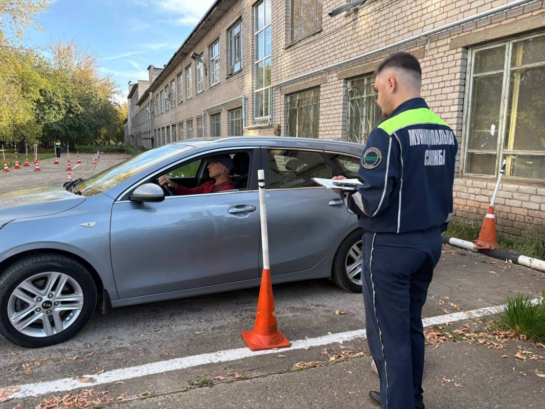 В Нижнекамске прошёл муниципальный конкурс водительского мастерства «Автобабай», приуроченный ко Дню пожилого человека В Нижнекамске прошёл муниципальный конкурс водительского мастерства «Автобабай», приуроченный ко Дню пожилого человека