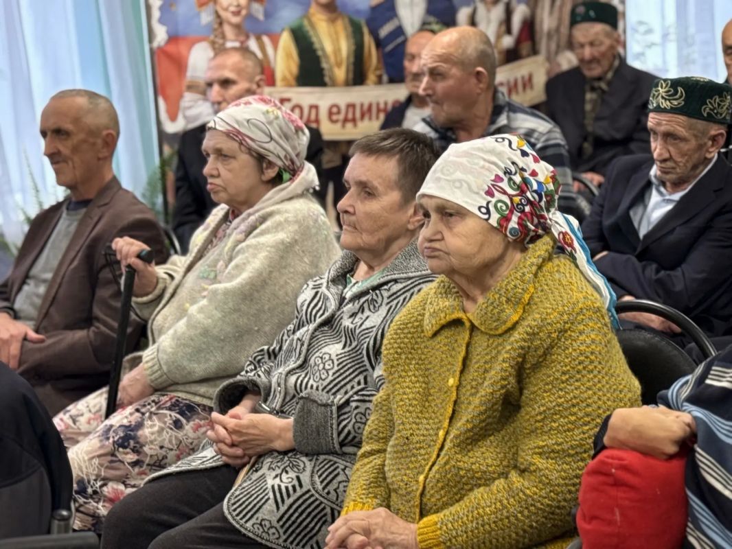 Марат Ахметов посетил Мамадышский дом-интернат для престарелых Марат Ахметов посетил Мамадышский дом-интернат для престарелых