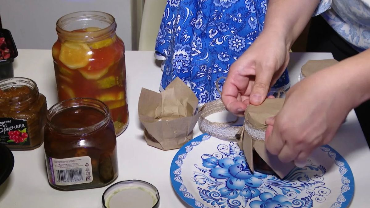 В нижнекамском молодёжном центре «Ковер» прошел традиционный фестиваль варенья и солений В нижнекамском молодёжном центре «Ковер» прошел традиционный фестиваль варенья и солений