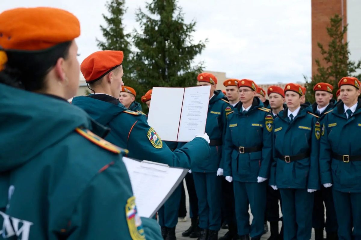 Верность призванию: день торжественной клятвы в Тетюшском колледже гражданской защиты Верность призванию: день торжественной клятвы в Тетюшском колледже гражданской защиты
