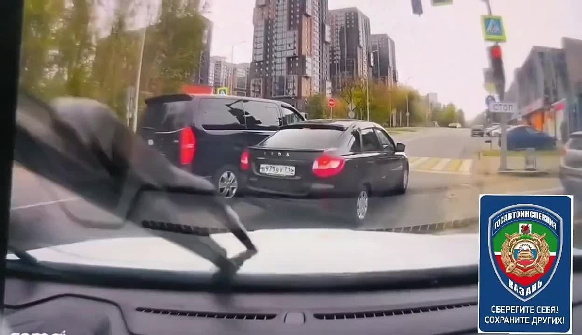 Моноколесо и Volkswagen столкнулись на улице Родина в Казани